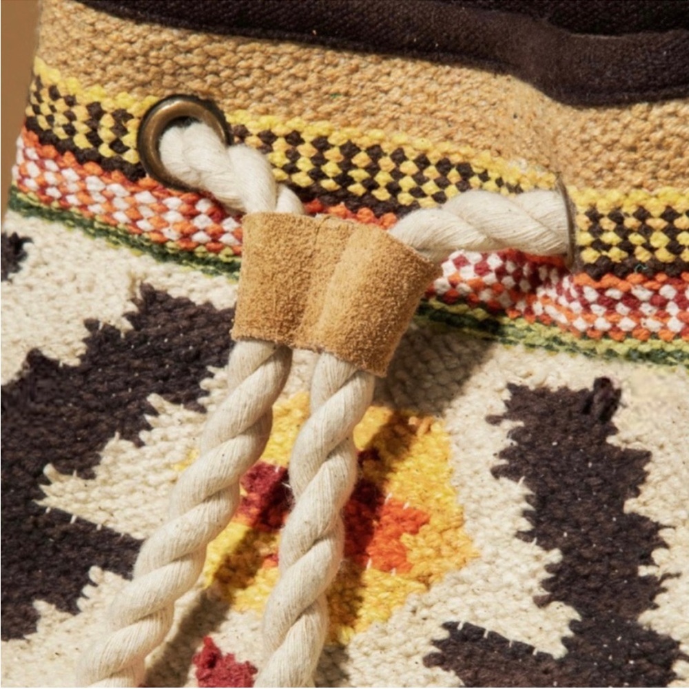 NWT Tan & Cream Boho Mojave Handcrafted Tassel Backpack - Picture 7 of 9